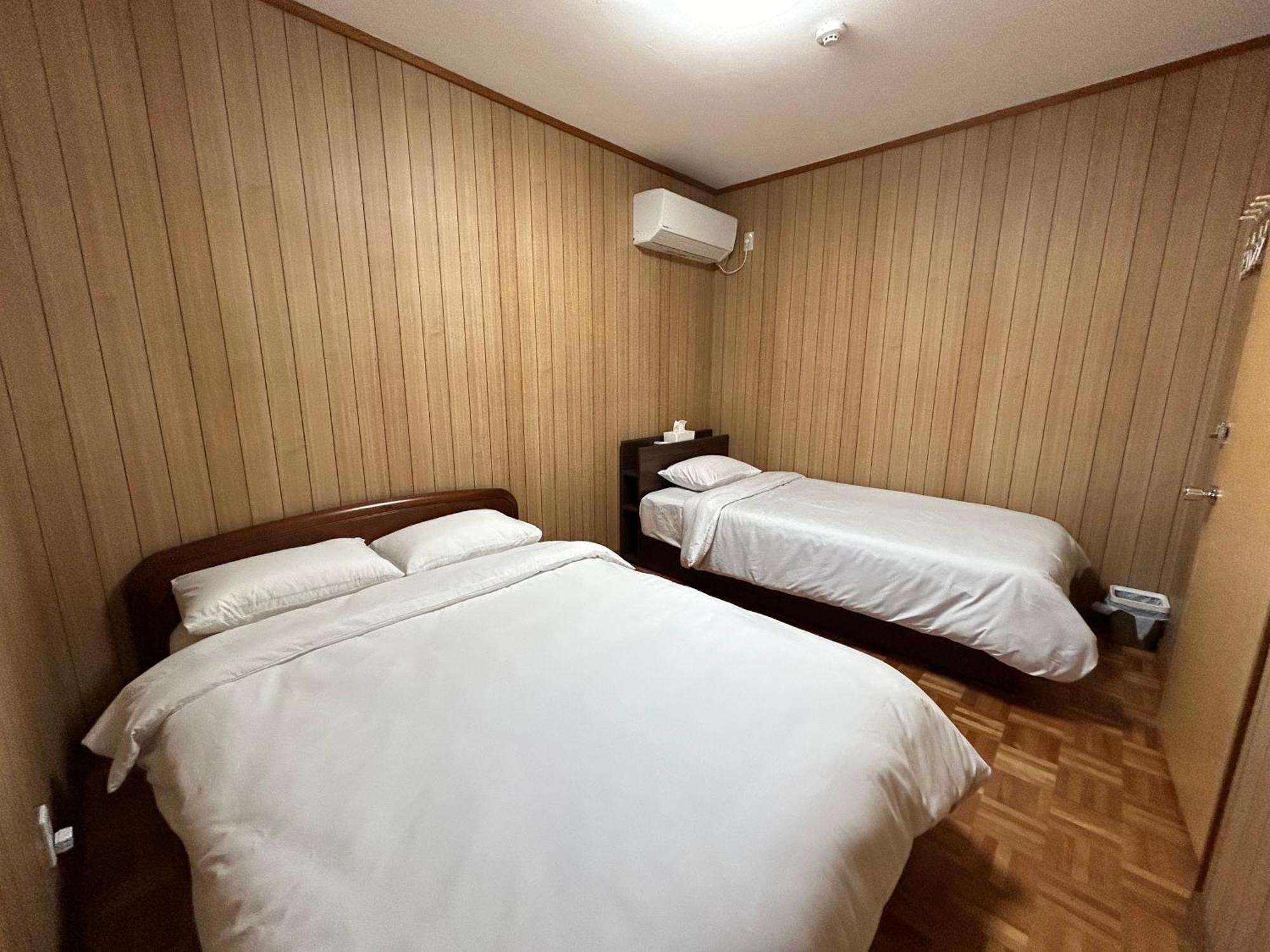 Kix House Waraku III 和楽三号館 Hotel Izumisano Eksteriør billede